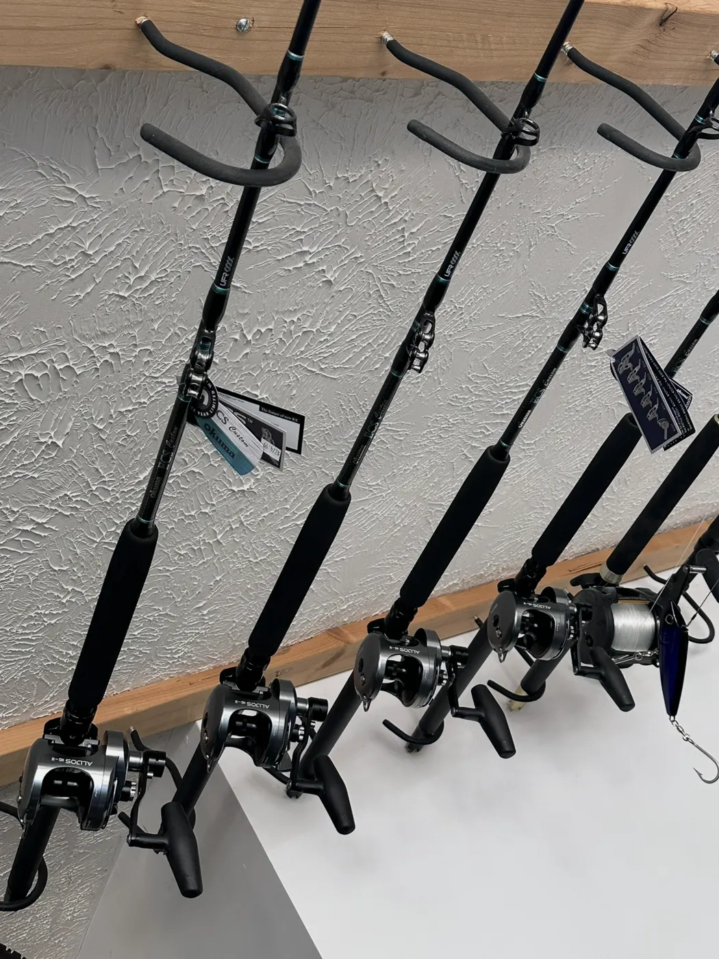 Offshore Trolling Reel Buyer's Guide: 30s, 50s, and When Lever Drag Matters